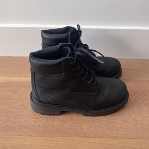 TIMBERLAND YOUTH HIKING BOOTS in Black Leather Nubuck (SIZE 13)